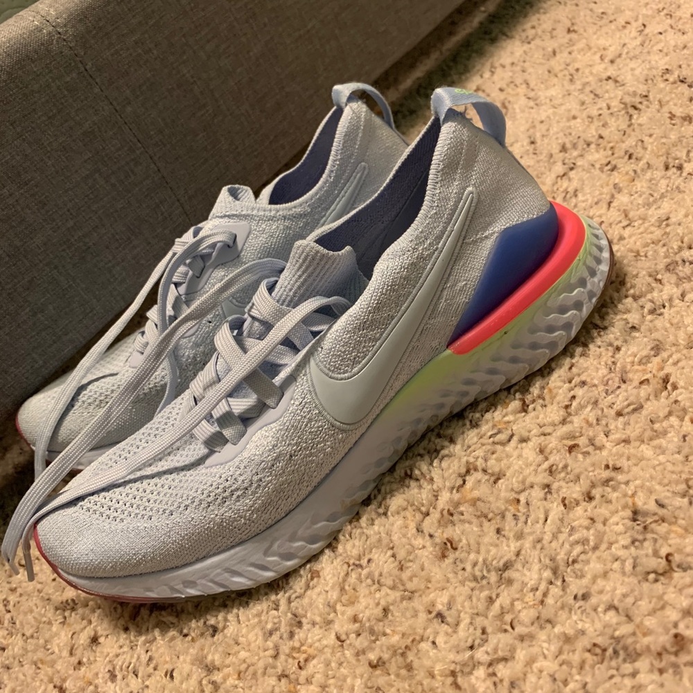 size 10.5 nike flyknit react sneakers